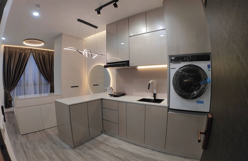Bukit Indah House | THR1 Cozy Studio with Netflix SKYTREES