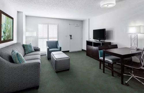 Florida Central Atlantic Coast Hotel | Three All-in-One Orlando Suites Perfect for Both Relaxation + Busy Park Visits