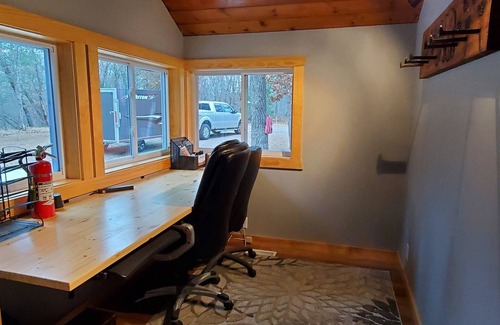 Danbury Cabin | Three Bear Hideaway - Spacious 2 bed + Loft cabin in relaxing, convenient spot!