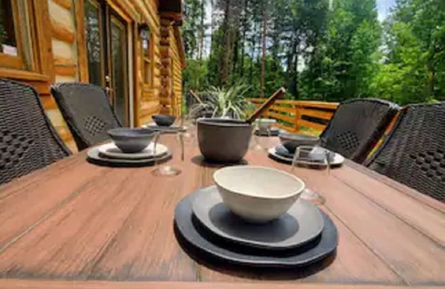 Pickens Cabin | Three Bears Cabin - Unique Four Bedroom Luxury Cabin with Hot Tub!