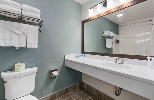 Warrens Resort | Three Bears Waterpark Resort Near Tomah, Ascend Collection Hotel