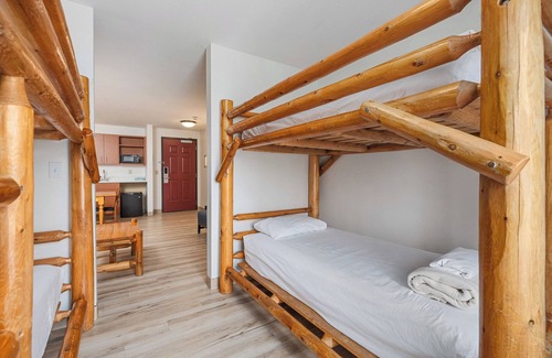 Warrens Resort | Three Bears Waterpark Resort Near Tomah, Ascend Collection Hotel