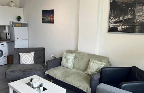 Wellingborough Apartment | Three-Bedroom Apartment