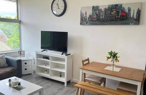 Wellingborough Apartment | Three-Bedroom Apartment