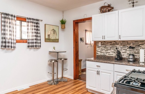 Buffalo Apartment | Three bedroom apartment in Buffalo & Niagara region 🌊