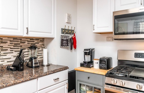 Buffalo Apartment | Three bedroom apartment in Buffalo & Niagara region 🌊
