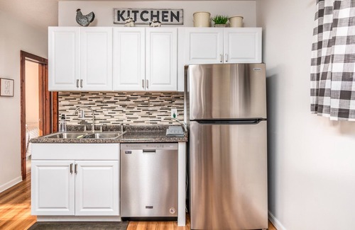 Buffalo Apartment | Three bedroom apartment in Buffalo & Niagara region 🌊