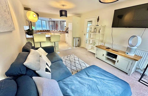 Bournemouth House | Three Bedroom Detached Home with Parking, Quiet location, Short Drive to Beach!