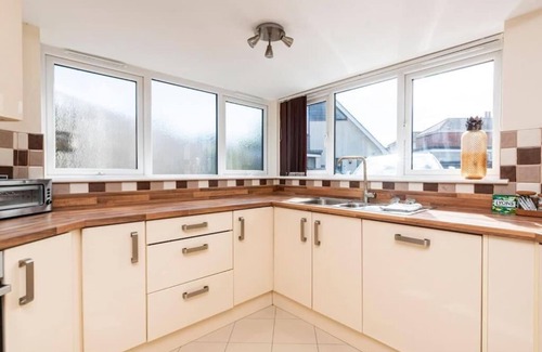 Bournemouth House | Three Bedroom Detached Home with Parking, Quiet location, Short Drive to Beach!