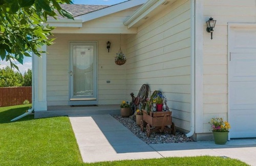 Cheyenne House | Three Bedroom Getaway in Cheyenne