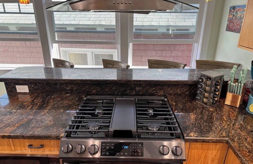 Avalon House | Three bedroom home on the hill with Hot Tub, Fire Table, BBQ and Golf Cart