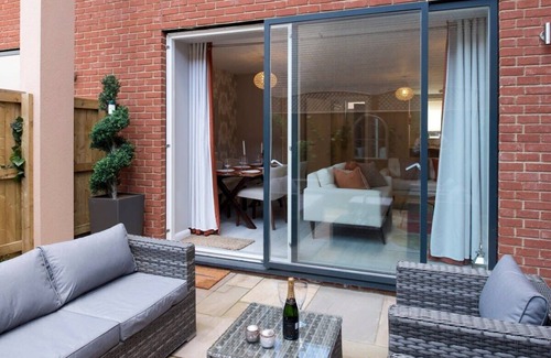 Saint Paul's House | Three bedroom House Next to Cabot Circus - Hopewell