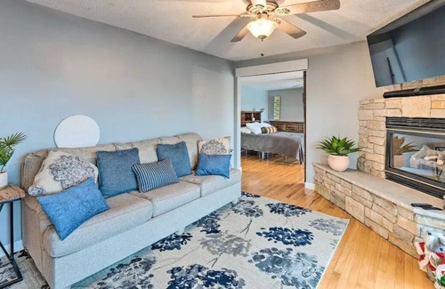 Rockford House | Three bedroom on River sleeps 10. Sits on the Rock River w/ gorgeous views.