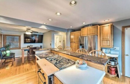 Rockford House | Three bedroom on River. Sits on the Rock River w/gorgeous views.