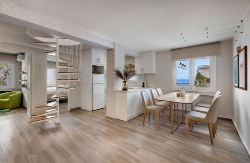 Vouliagmeni Apartment | Three Bedroom Panoramic Sea View Maisonette by BluPine (Vouliagmeni Stylish)