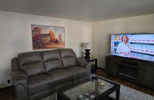 Green Bay House | Three Bedroom Ranch walking distance to Lambeau