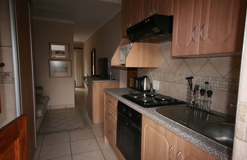 Greater Johannesburg Metropolitan Area Apartment | Three Bedroom Self-Catering Unit In Johannesburg, Fourways (Sleep 6)