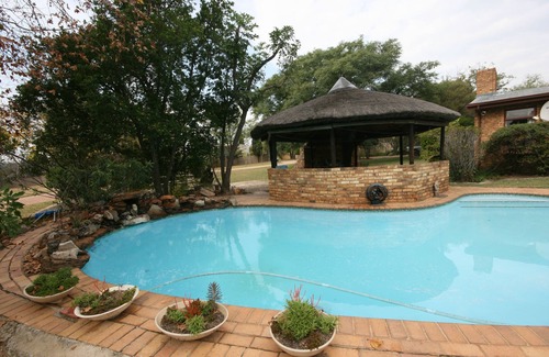 Greater Johannesburg Metropolitan Area Apartment | Three Bedroom Self-Catering Unit In Johannesburg, Fourways (Sleep 6)