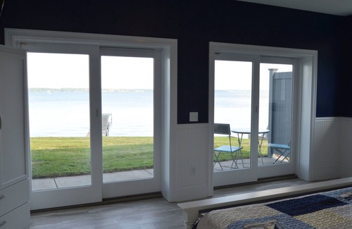 Oaks Corners Bed & Breakfast | Three Bedroom South Condo at our Lakefront Paradise. Pool, Hot Tub, Kayaks and more. (Sleeps 6 Adults)
