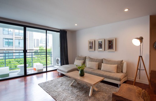 Chidlom Apartment | Three Bedroom Suite (225 Sqm)