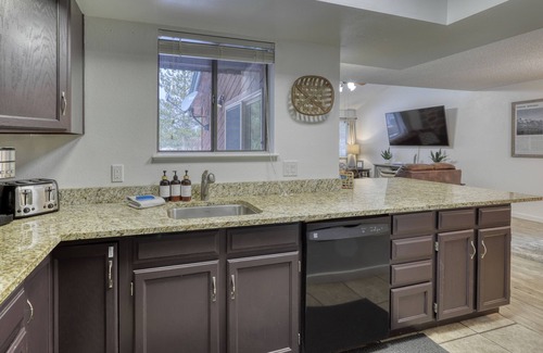 Pagosa Springs House | Three bedroom townhouse located on the golf course near shopping and restaurants.
