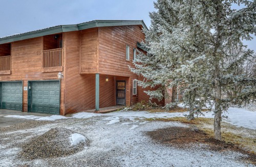 Pagosa Springs House | Three bedroom townhouse located on the golf course near shopping and restaurants.