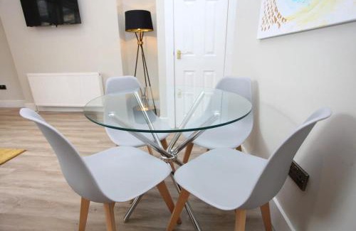 North West Apartment | Three Bedroom Upper Flat in Jordanhill