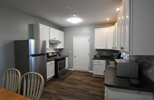 Lake Geneva House | Three Blocks from Paradise – Cozy Home for 8 Near Lake Geneva