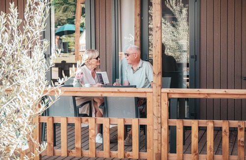 Nieuw Heeten House | Three cosy lodges for 12 guests with nature views, own kitchen and modern rain shower bathroom.