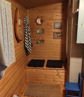 Lohja Ski Chalet | Three cozy cottages, sauna and hot tub