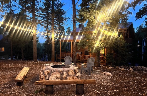 Meadow View Heights Cabin | Three level cabin with Hot Tub