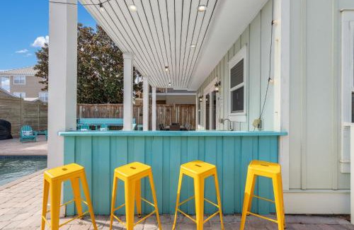 Kiska Beach House | Three Master Bedrooms! Easy Beach Access! Gulf Views