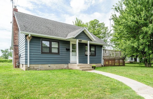 Three Oaks House | Three Oaks Home With Three Night Summer Min!