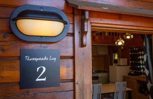 Hakuba Cabin | Three Peaks Log スリーピークス ログ