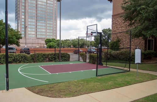 Vance Jackson Apartment | THREE Relaxing 1BR Suite with Free Breakfast and Kitchen! Pool, Pets Allowed!