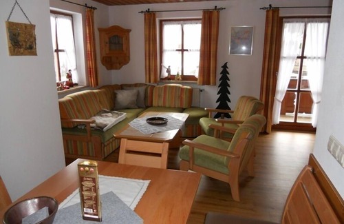 Reit im Winkl Apartment | Three-room apartment 62sqm with balcony and mountain view