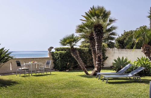 Eastern Sicily Apartment | Three-room apartment by the sea in a great location