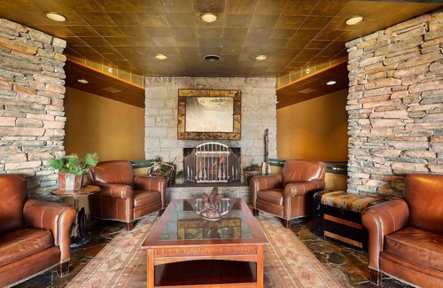Tahoe Village Hotel | Three Scenic Mountain Villa: Hot Tubs, Pools & Perfect for the Whole Family