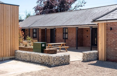 Pettistree Cottage | Three Tuns Apartments - Birch - sleeps 3 guests in 1 bedroom