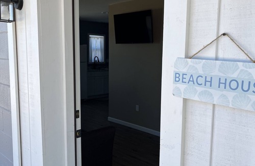 Oscoda Resort | Three bedroom Beach cottage on the shore of Lake Huron