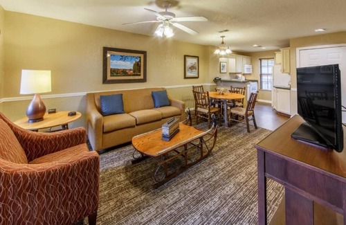 South Lee Hotel | Three Villas, Endless Play | Indoor Pools, Trails, Games & BBQ Decks