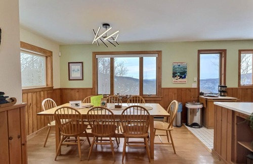 Central Vermont- Killington House | ThreeBears- AC, Hot Tub, Views, Fire Pit, Grill