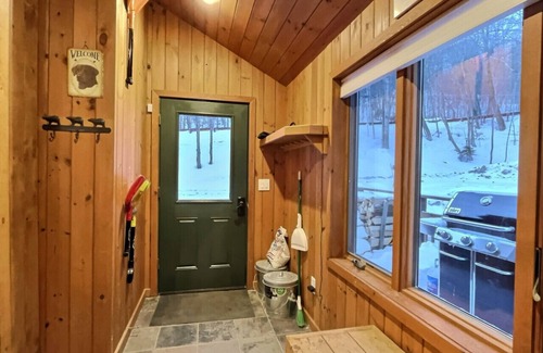 Central Vermont- Killington House | ThreeBears- AC, Hot Tub, Views, Fire Pit, Grill