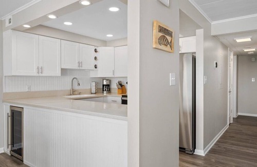 Midtown Ocean City Condo | Thunder Island Condo - Beautiful 2 BR 2 BA Next to Convention Center