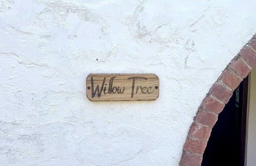 Repps with Bastwick House | Thurnefield Holiday Cottages - Willow Tree Cottage