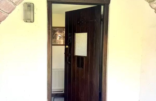 Repps with Bastwick House | Thurnefield Holiday Cottages - Willow Tree Cottage