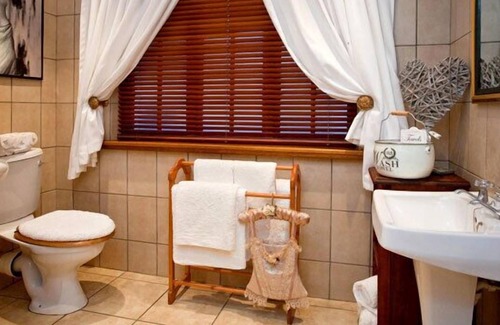 Oudtshoorn House | Thylitshia Villa
