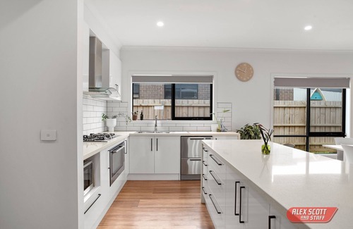 Cowes House | THYME OUT 2-9 GUESTS
