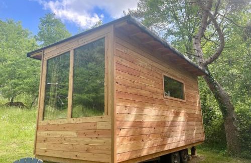 Montignac Other | Ti'Nid, cabane chaleureuse plongée dans la nature