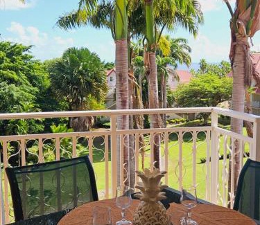 Gros Raisins Apartment | TI OASIS Dominica - Piscine et Plage à P&Vac Village-Club, 1 chambre 1 salon